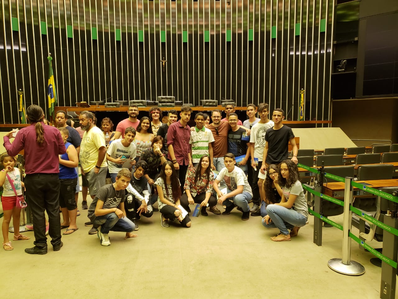 Estudantes posam para foto na Câmara Federal Estudantes posam para foto na Câmara Federal